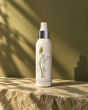 Load image into Gallery viewer, Dry Hair Loss 4oz. Prevention Treatment Spray
